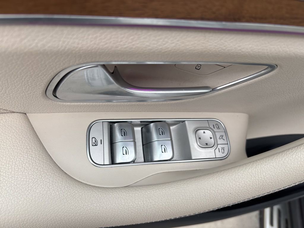 Used 2022 Mercedes-Benz GLE 350 4MATIC w/ Premium Package image 45