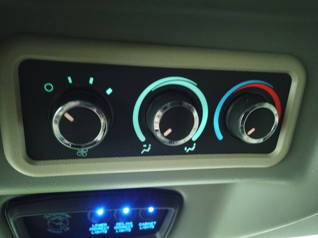 Used 2020 GMC Savana 2500 Extended w/ Enhanced Convenience Package image 39