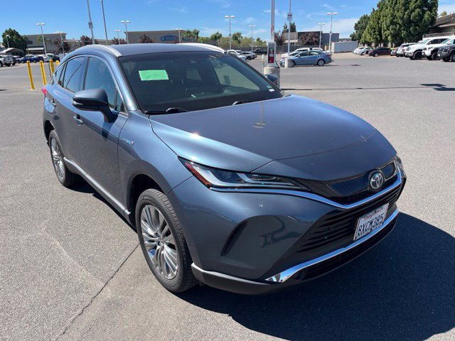 Used 2021 Toyota Venza XLE w/ Carpet Mat Package (TMS)