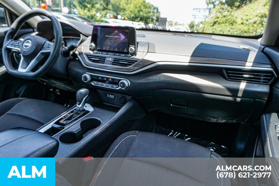 Used 2025 Nissan Altima 2.5 SV FWD image 23