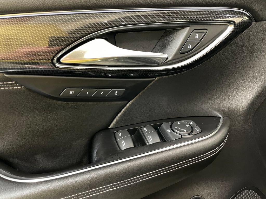 Used 2023 Buick Envision Essence AWD/4WD image 25