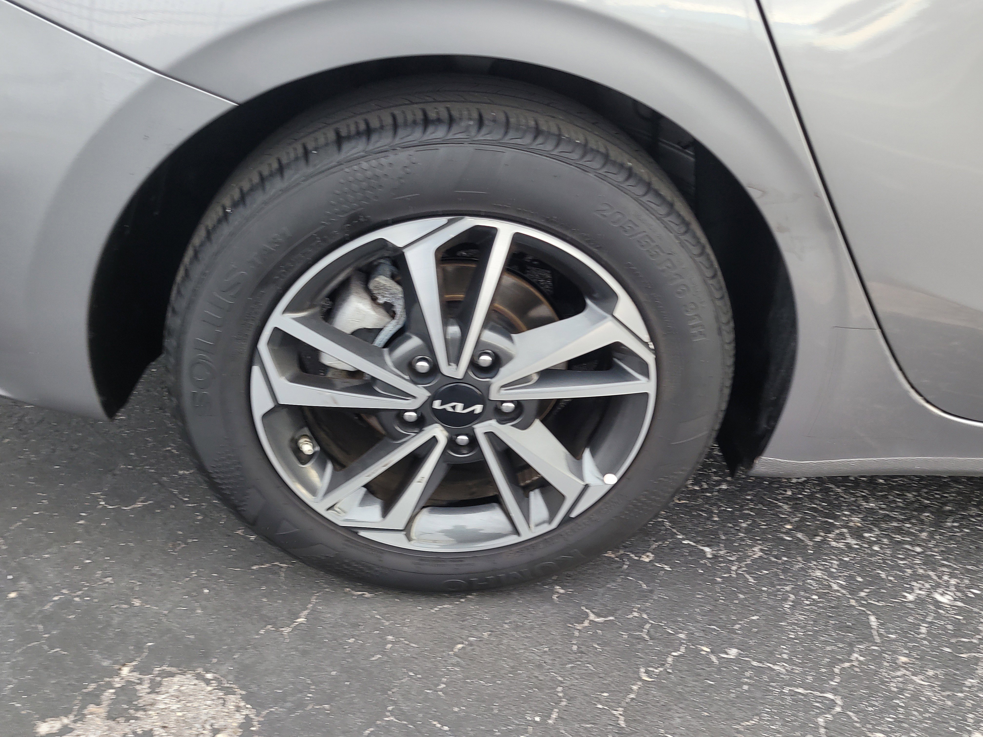 Used 2024 Kia Forte LXS image 8