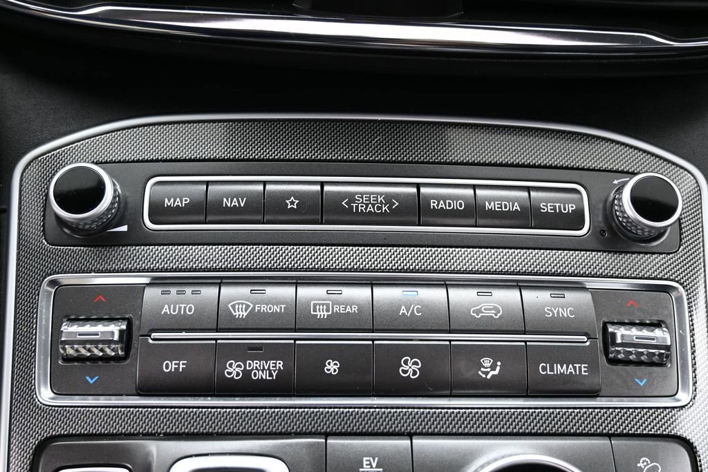 Used 2023 Hyundai Santa Fe Limited AWD/4WD image 30