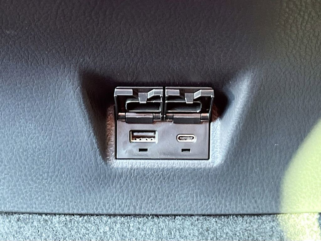 Used 2025 Toyota Camry XSE image 27