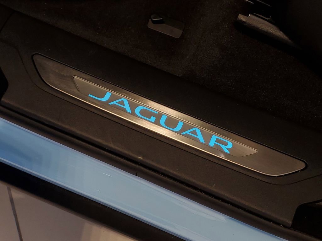 New 2026 Jaguar F-PACE SVR image 11