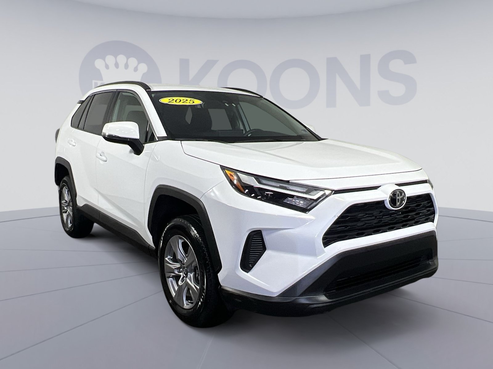 Used 2025 Toyota RAV4 XLE FWD image 2