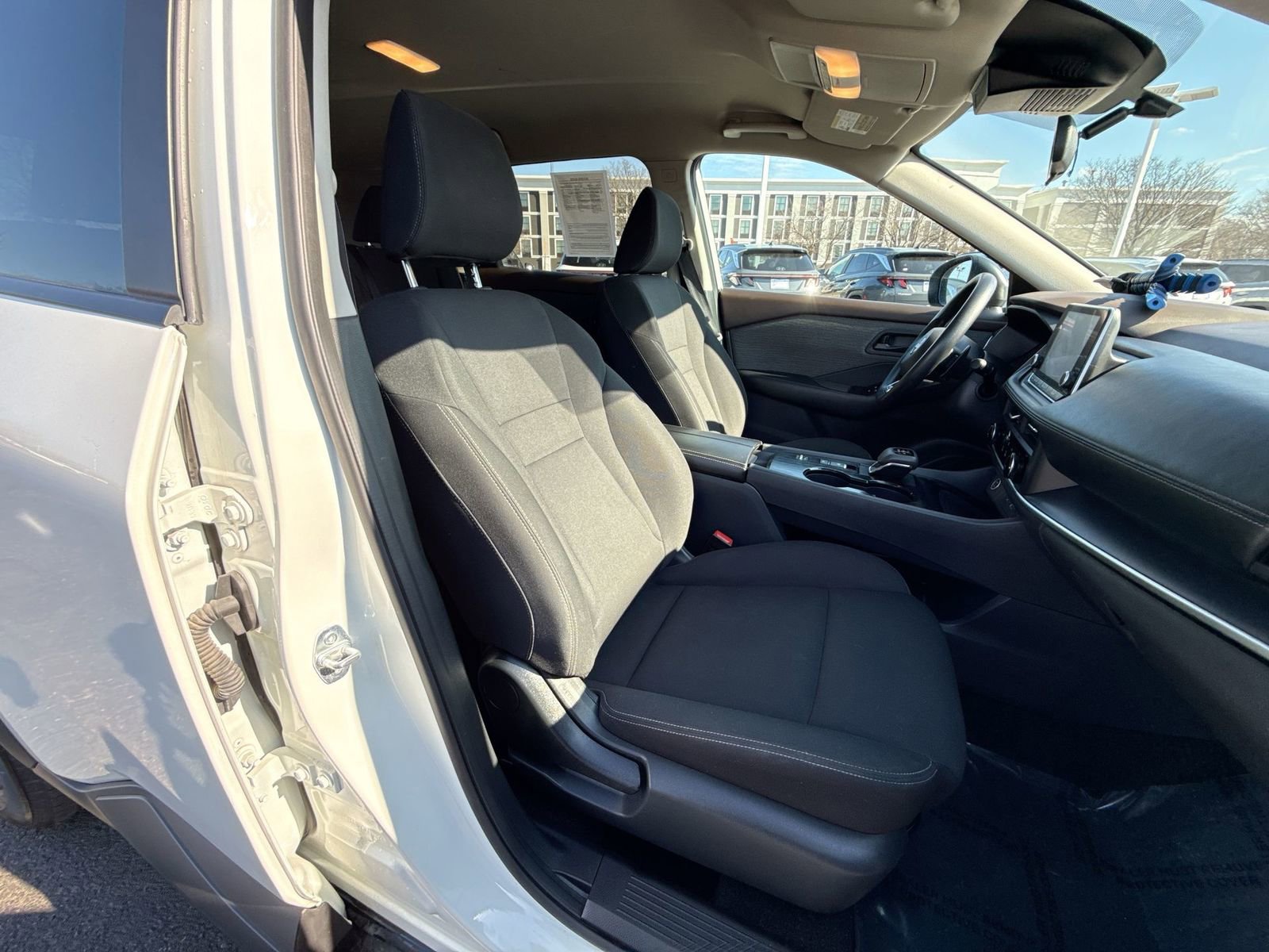 Used 2023 Nissan Rogue S image 24