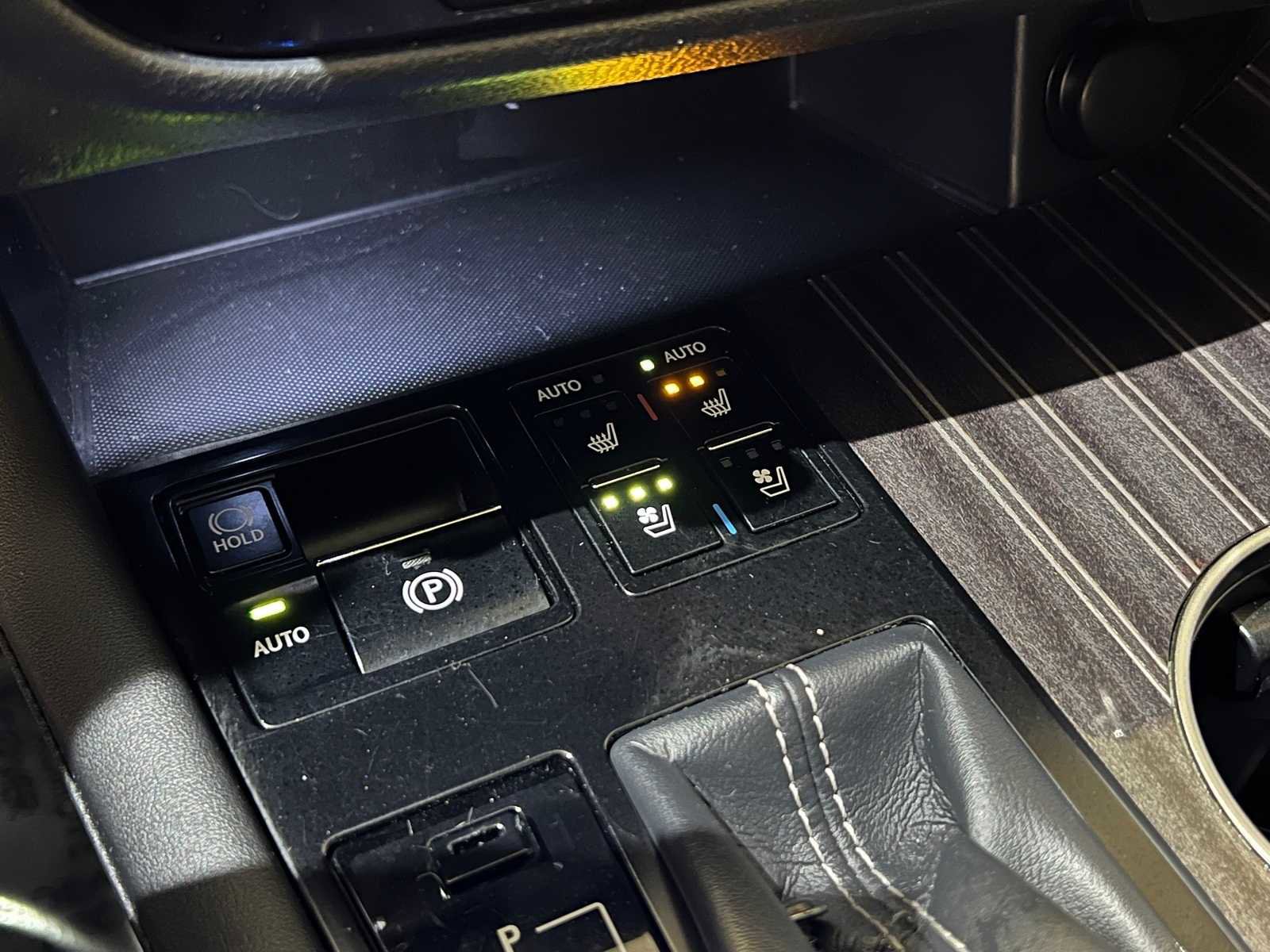 Used 2019 Lexus RX 350L Luxury image 25