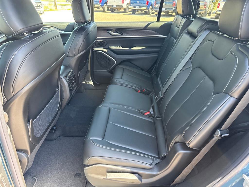 New 2026 Jeep Grand Cherokee L Limited AWD/4WD image 12