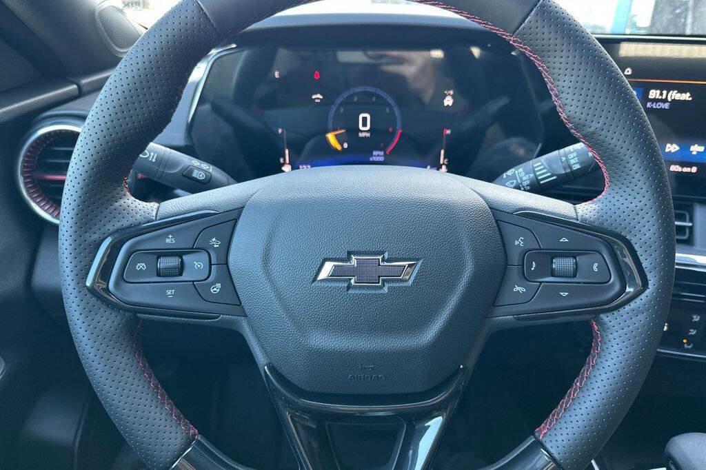 New 2026 Chevrolet Trax RS w/ Sunroof Package image 24