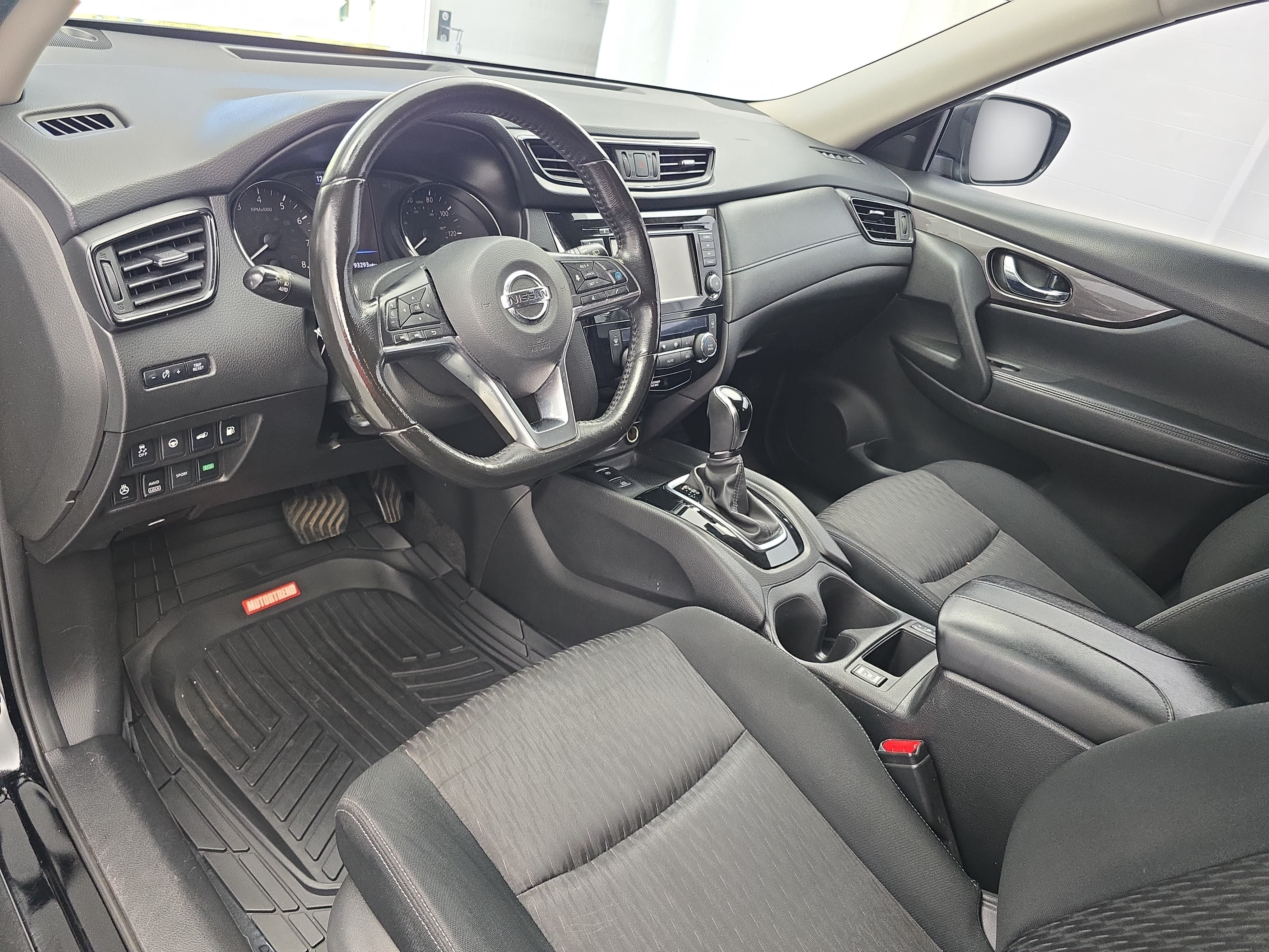 Used 2019 Nissan Rogue SV w/ Premium Package AWD/4WD image 16
