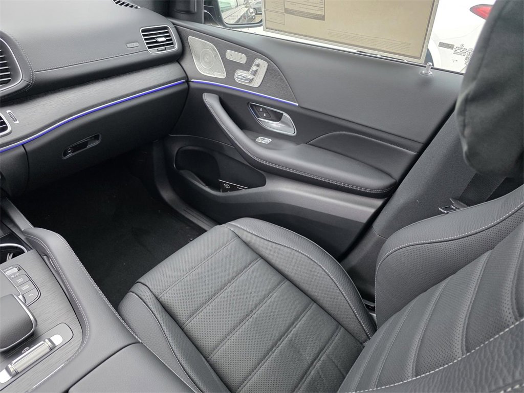 New 2026 Mercedes-Benz GLS 580 4MATIC image 28