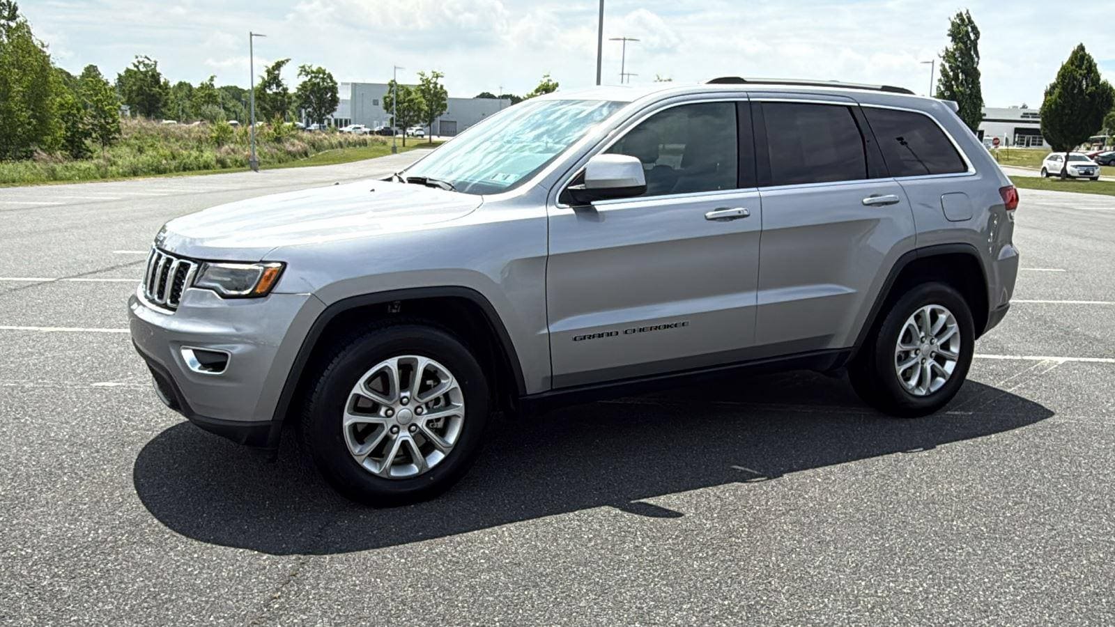 Used 2021 Jeep Grand Cherokee Laredo X AWD/4WD image 13