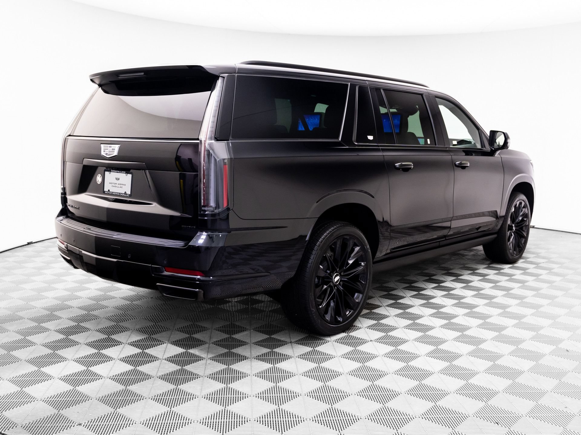 New 2026 Cadillac Escalade ESV Platinum Sport w/ LPO, ONYX Package AWD/4WD image 5