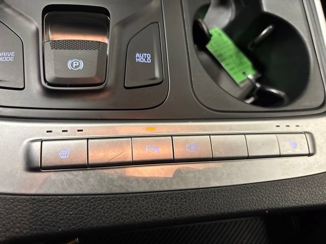Used 2025 Kia Carnival FWD image 23
