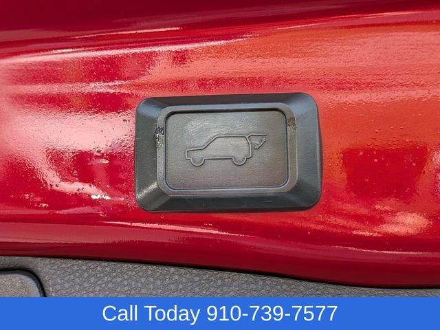 Used 2021 Toyota RAV4 XLE Premium FWD image 33