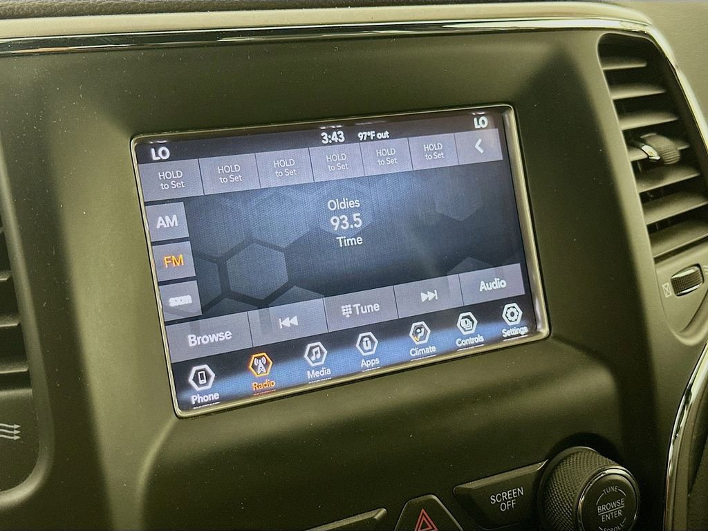 Certified 2021 Jeep Grand Cherokee Laredo image 20