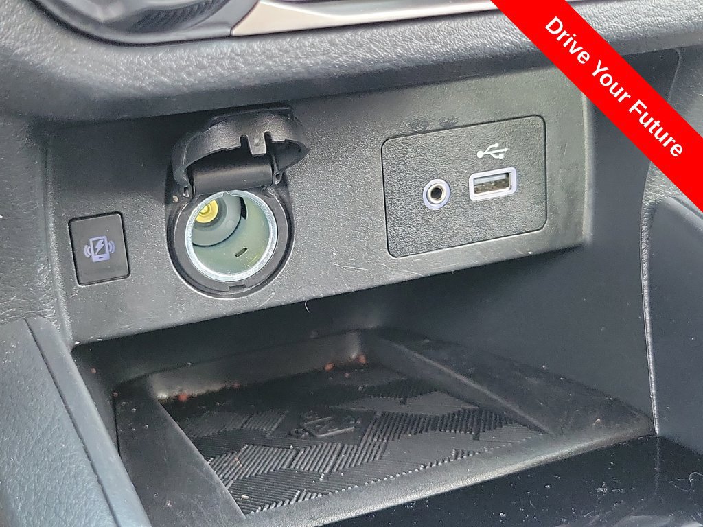 Used 2025 Nissan Versa SV w/ Trunk Package FWD image 12