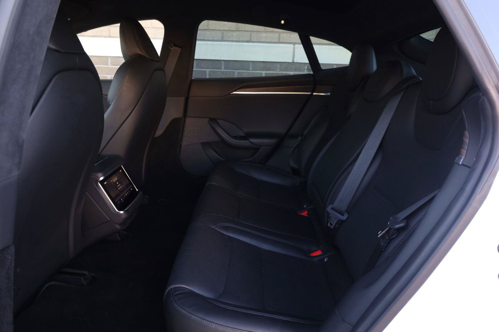 Used 2022 Tesla Model S AWD/4WD image 23