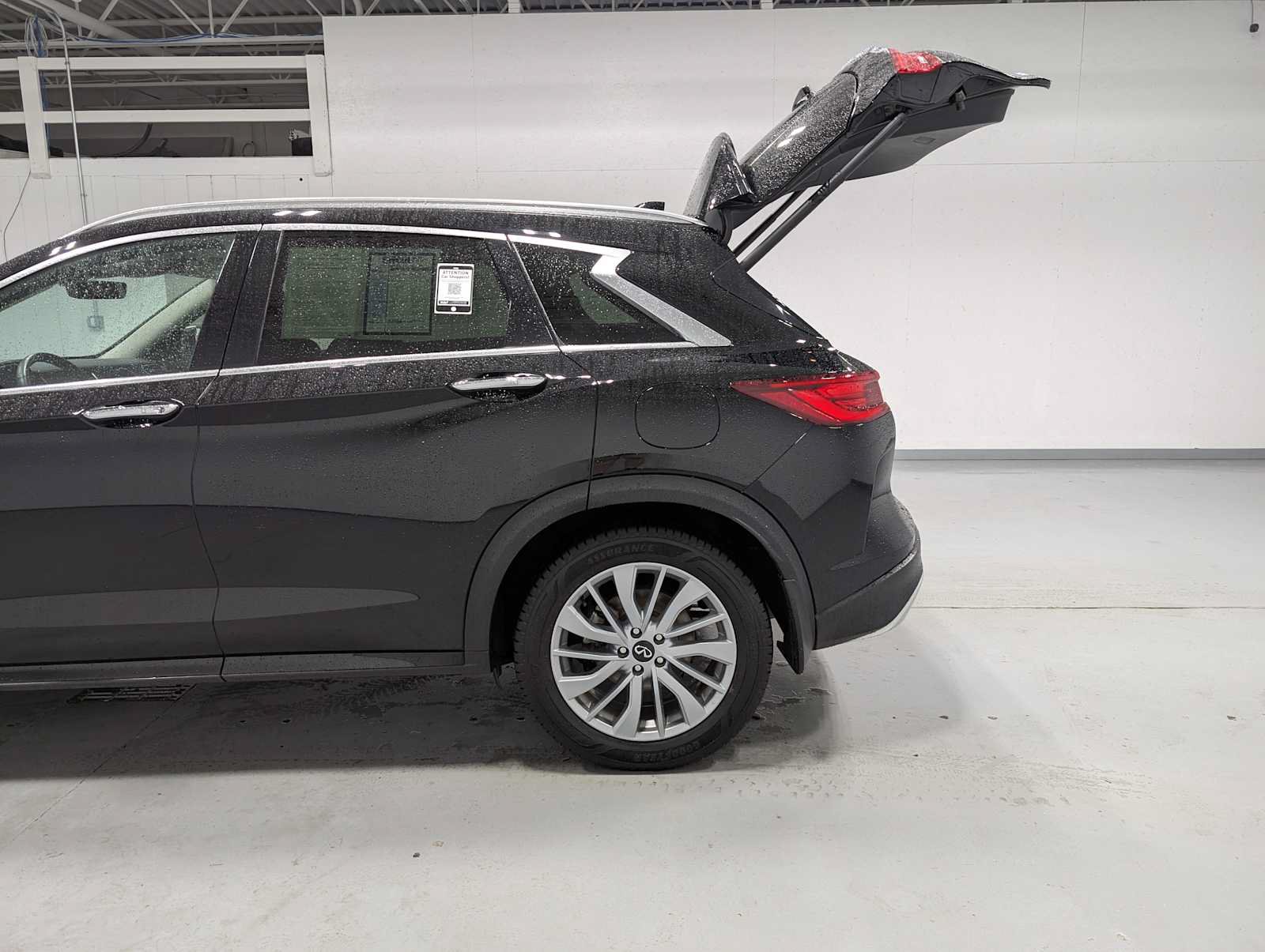 Used 2023 INFINITI QX50 Luxe AWD/4WD image 11