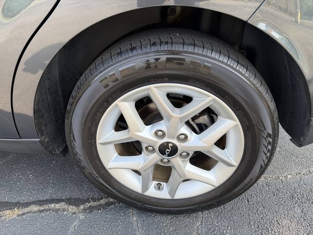 Certified 2023 Kia Soul LX w/ LX Technology Package FWD image 40