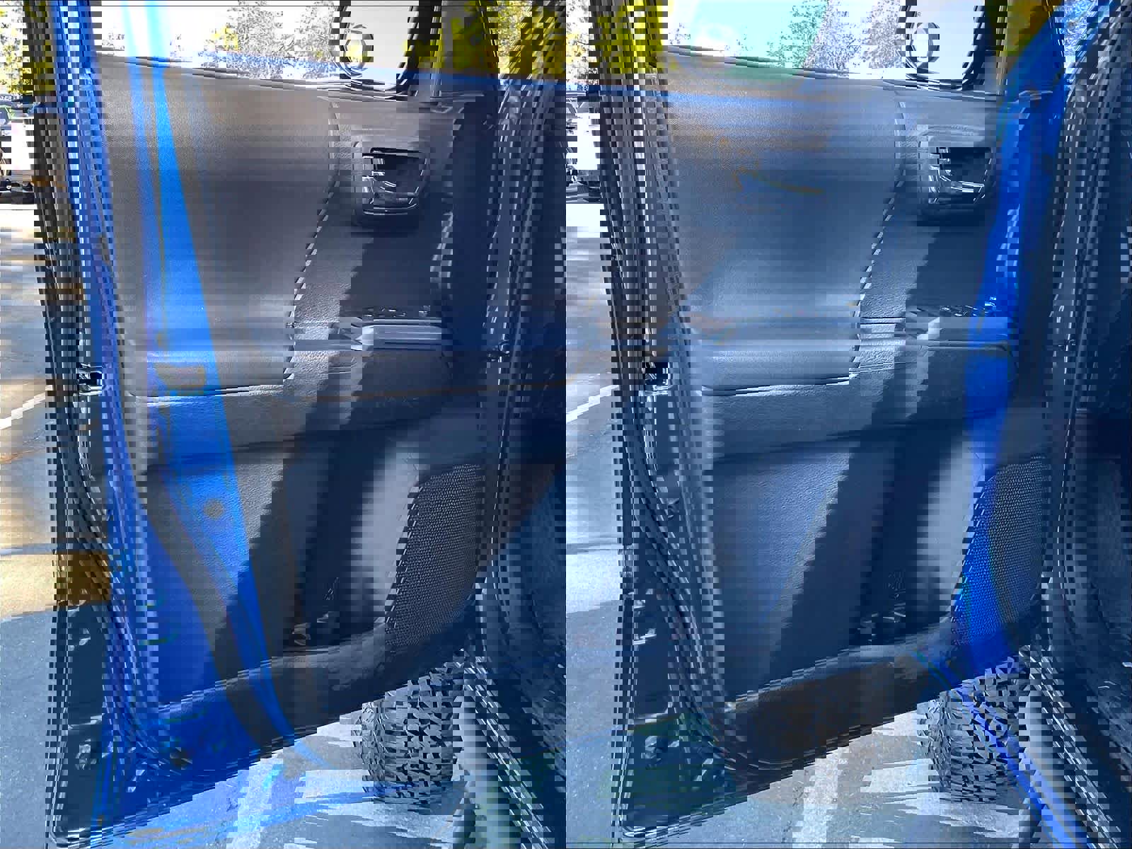 Used 2018 Toyota Tacoma TRD Off-Road w/ Technology Package image 23