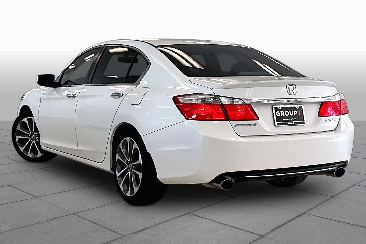 Used 2015 Honda Accord Sport image 11