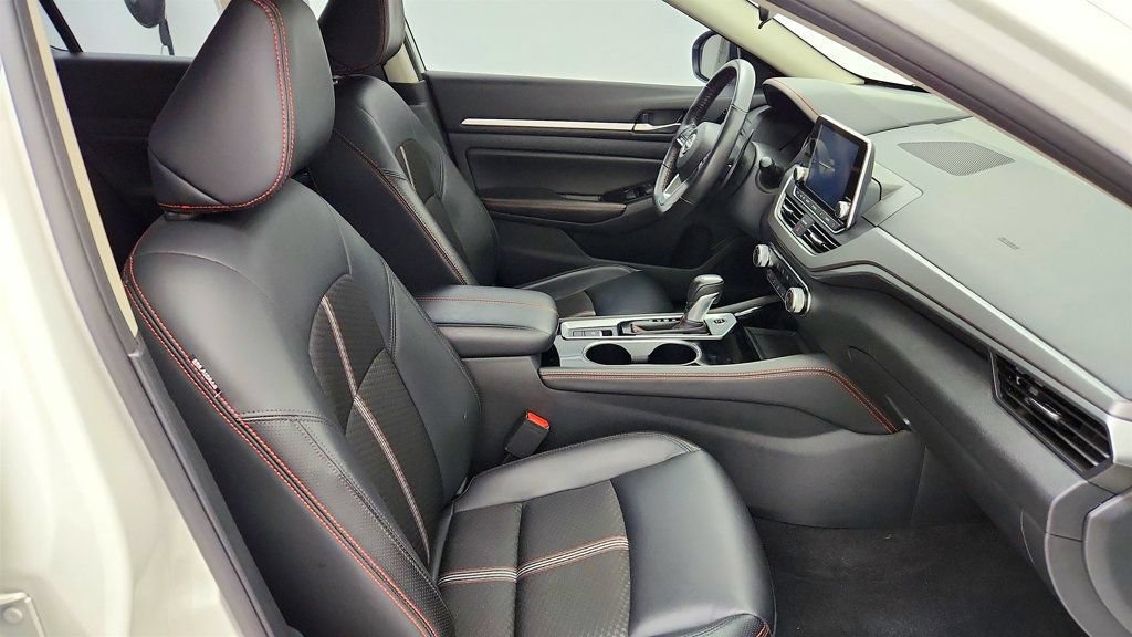 Used 2024 Nissan Altima 2.5 SR AWD/4WD image 23