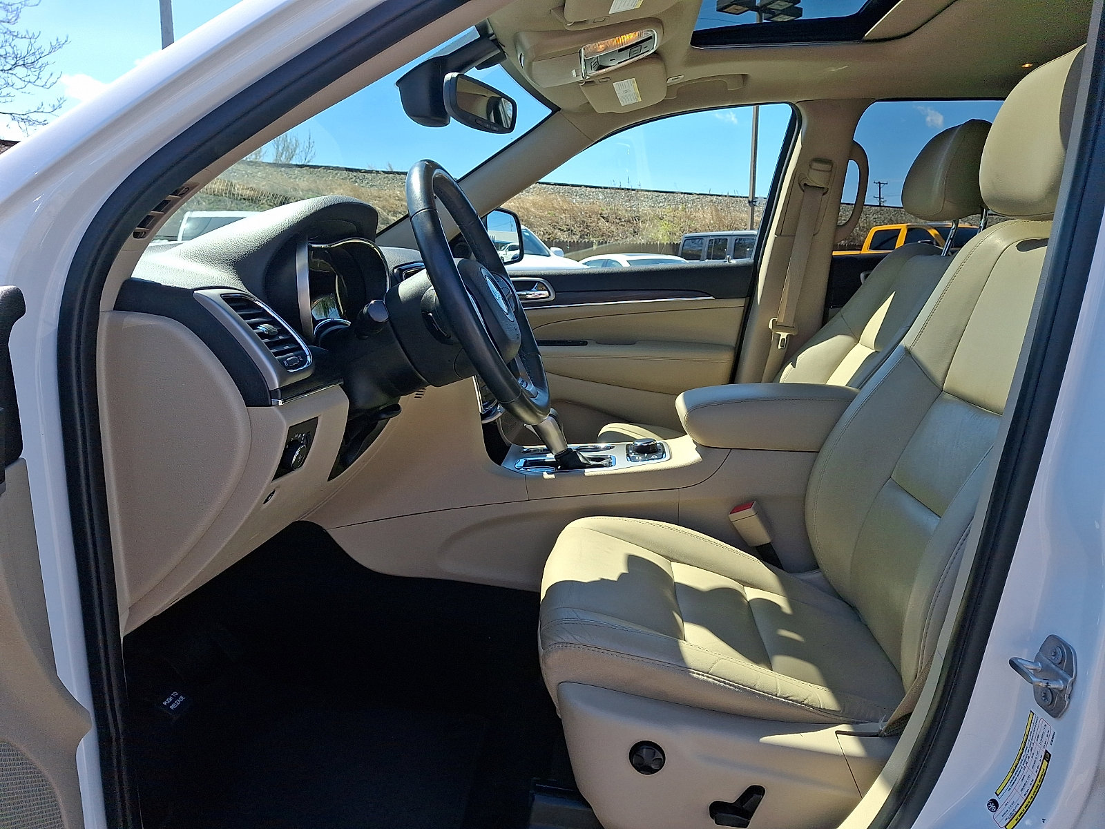 Used 2019 Jeep Grand Cherokee Limited image 13