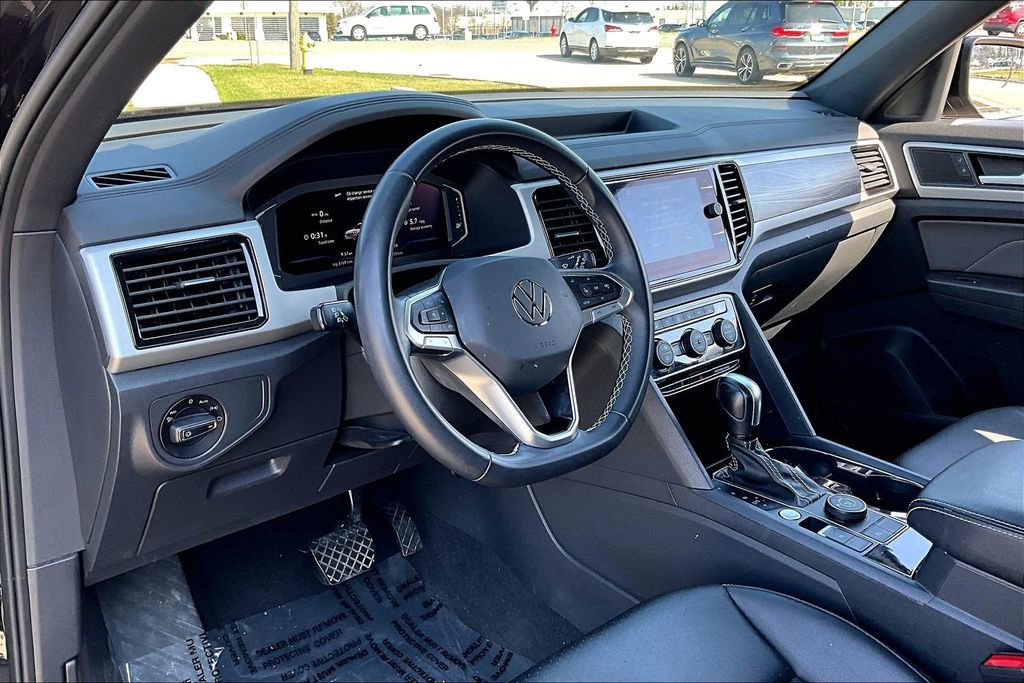 Used 2022 Volkswagen Atlas Cross Sport SE image 16