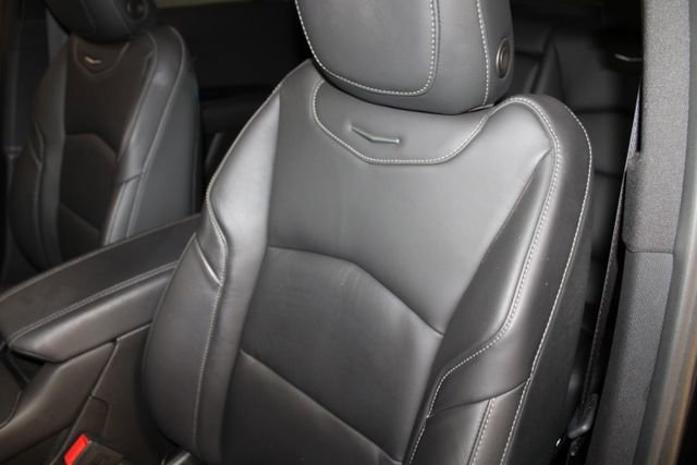 Certified 2023 Cadillac XT4 Luxury w/ Cold Weather Package image 8
