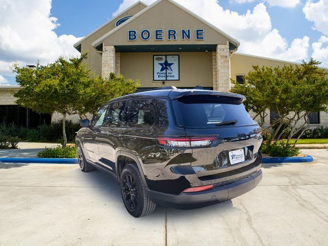 Used 2025 Jeep Grand Cherokee L Laredo image 3