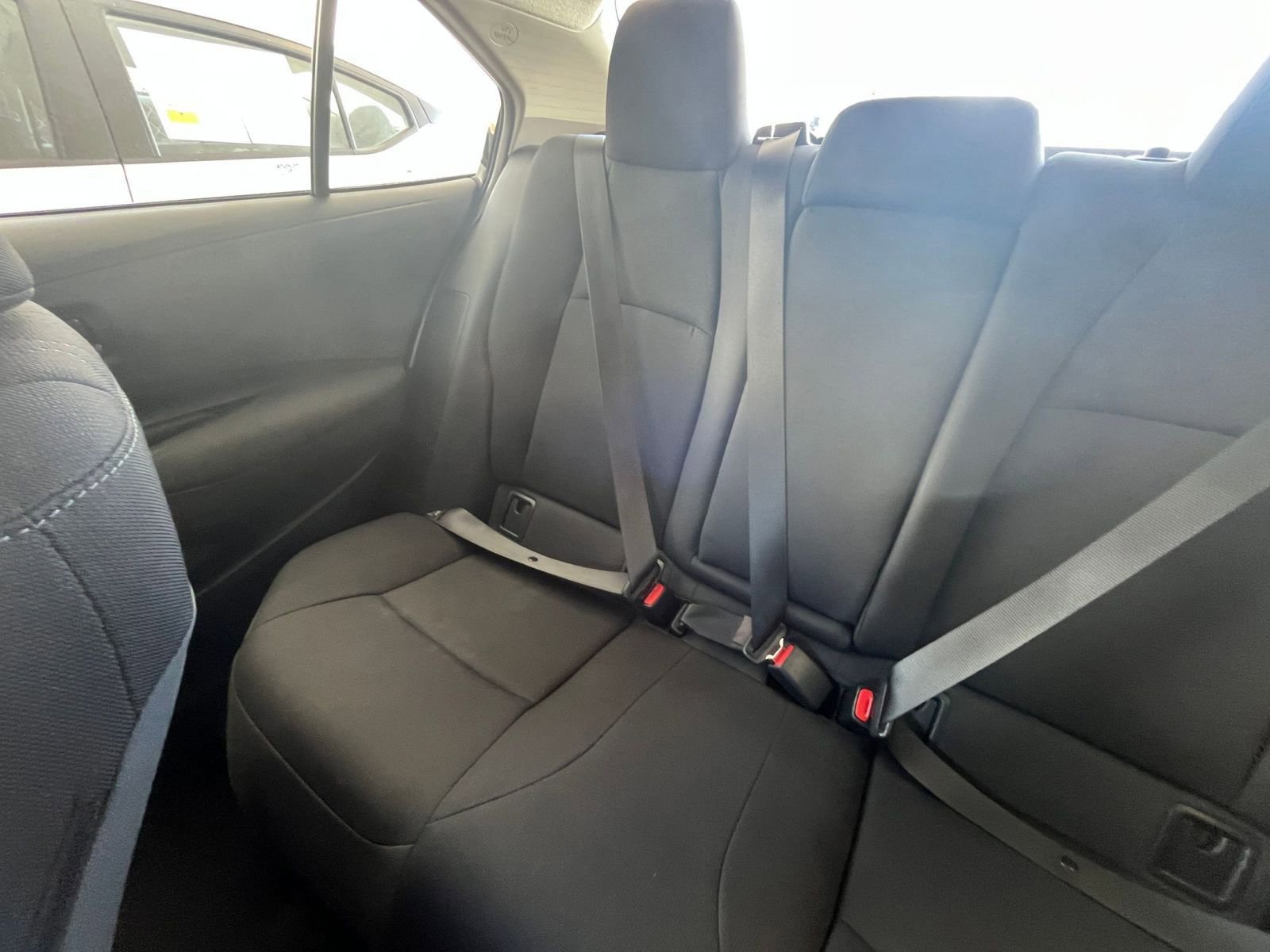 Used 2025 Toyota Corolla LE FWD image 37