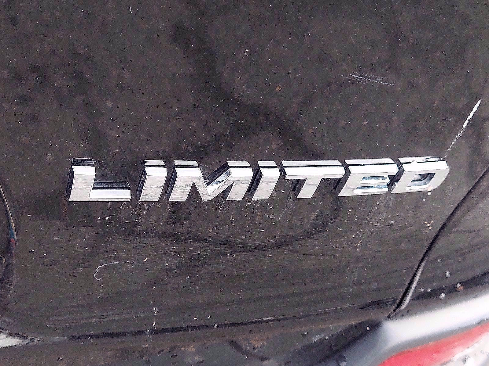 Used 2019 Jeep Cherokee Limited AWD/4WD image 29