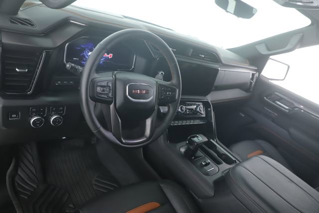Used 2025 GMC Sierra 1500 AT4 w/ Technology Package AWD/4WD image 17
