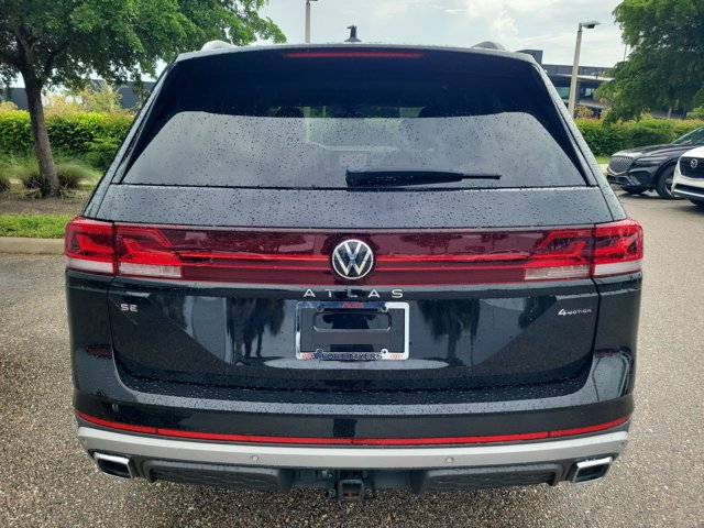 Used 2024 Volkswagen Atlas Peak Edition SE AWD/4WD image 6