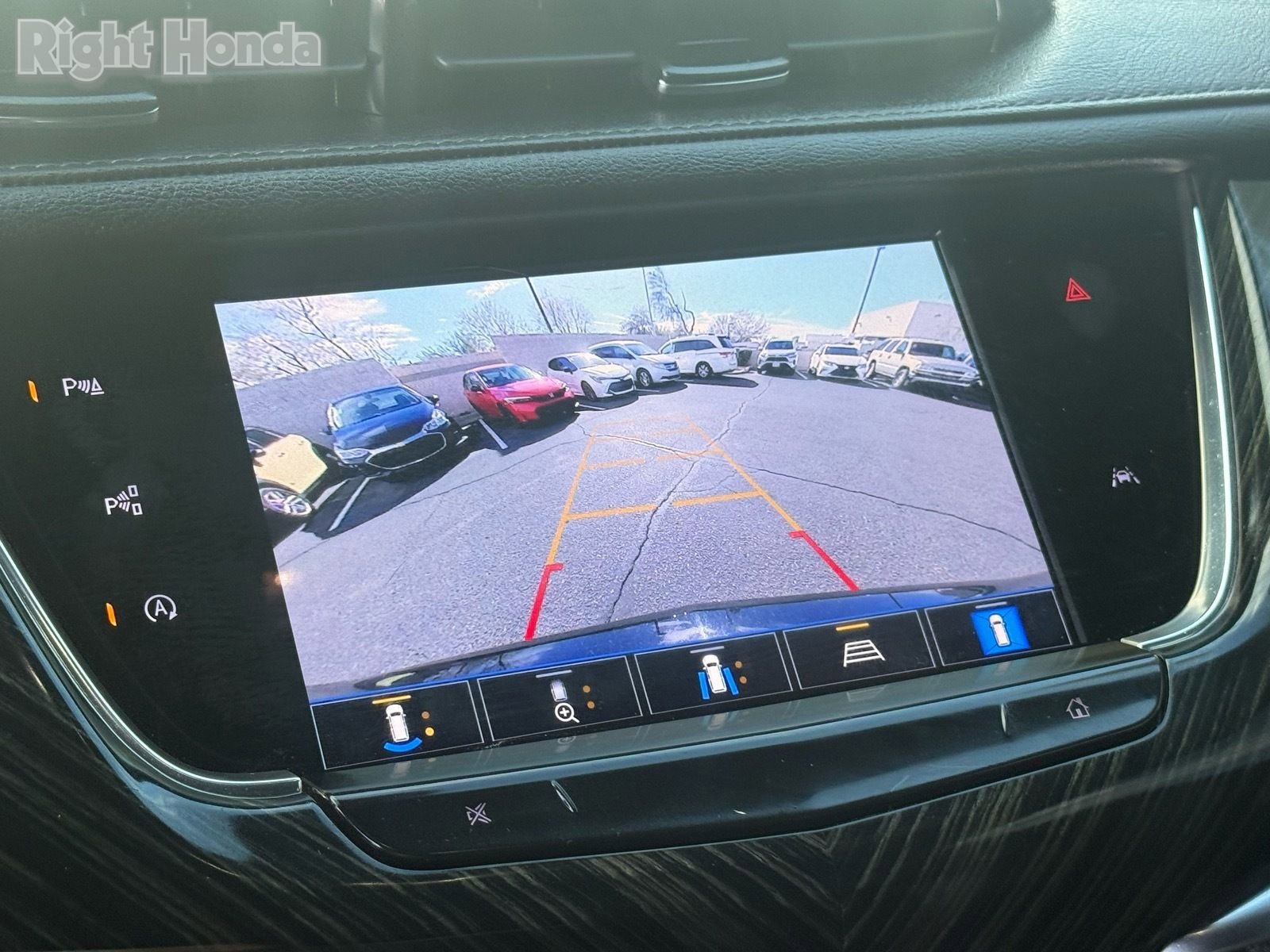 Used 2022 Cadillac XT6 Premium Luxury w/ Technology Package image 20