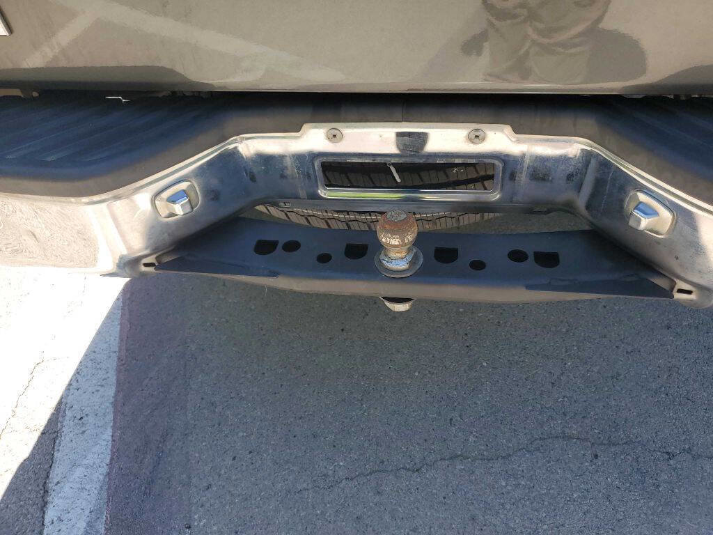 Used 2006 Nissan Titan SE RWD image 17