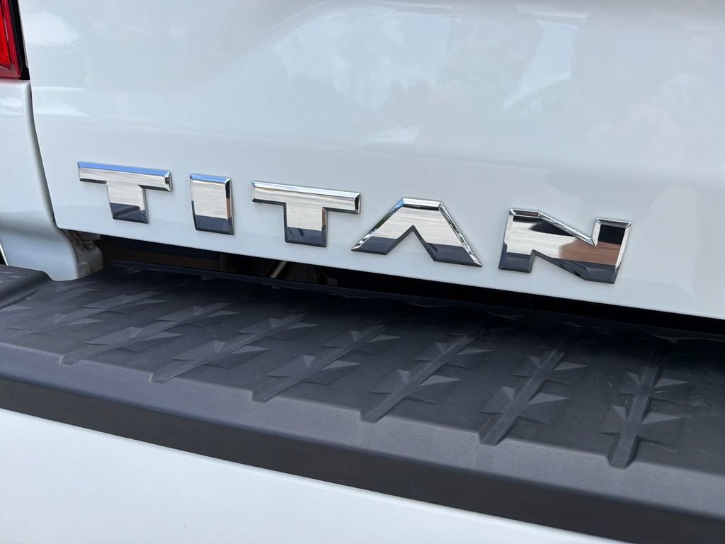 Certified 2024 Nissan Titan SV w/ SV Convenience Package AWD/4WD image 10