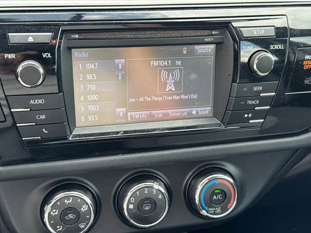 Used 2016 Toyota Corolla L FWD image 27