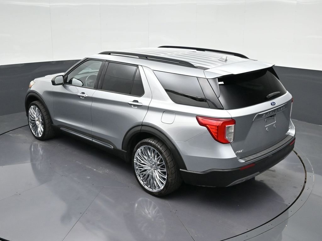 Used 2020 Ford Explorer XLT w/ Equipment Group 202A RWD image 17