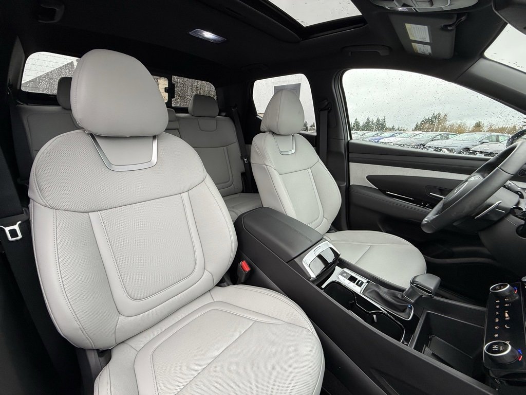 Certified 2025 Hyundai Santa Cruz Limited image 15