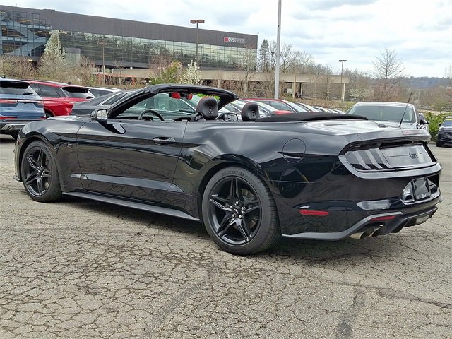 Used 2018 Ford Mustang GT Premium w/ GT Performance Package image 4