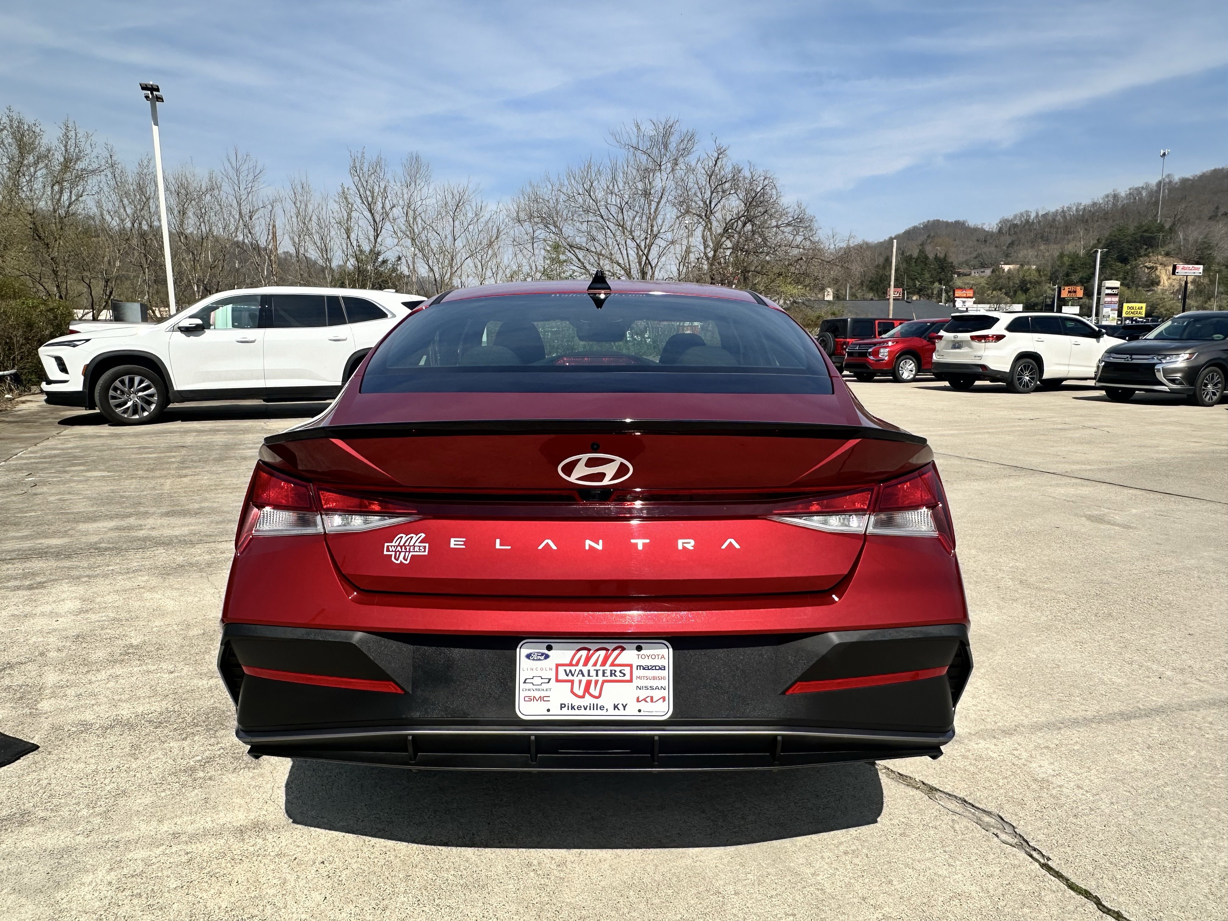 Used 2025 Hyundai Elantra Sport FWD image 22