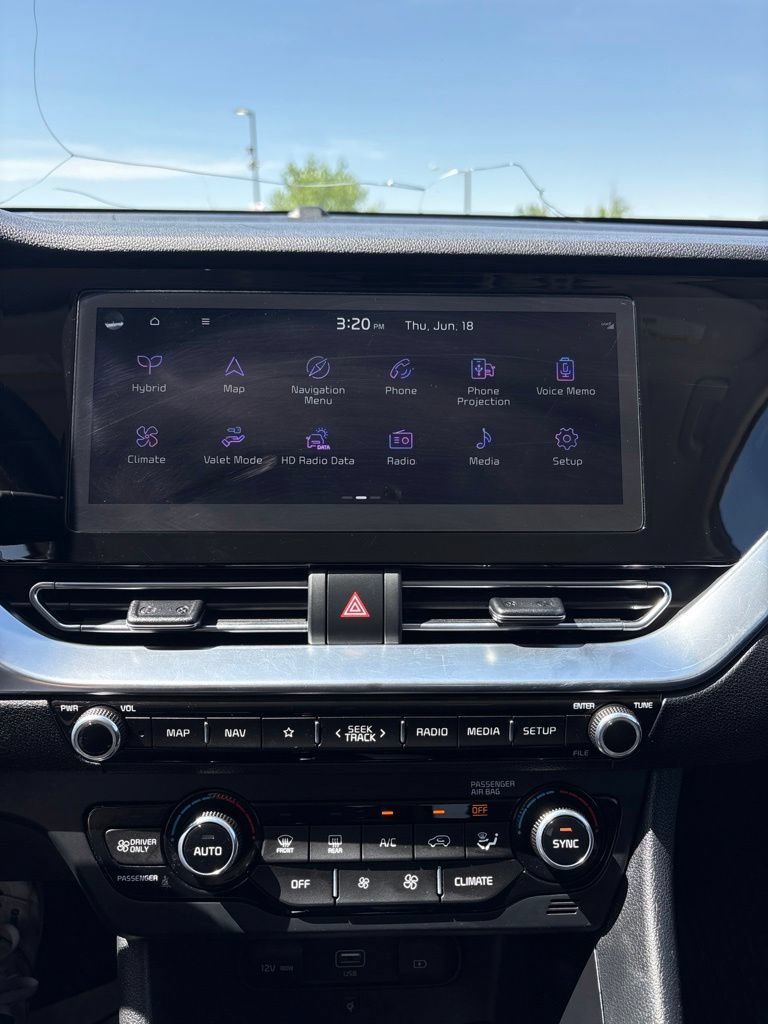 Used 2022 Kia Niro EX Premium FWD image 12