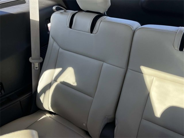 Used 2020 Ford Explorer Platinum w/ Premium Technology Package image 23