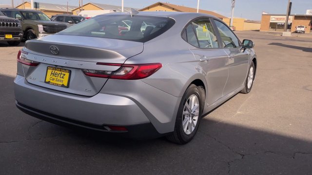 Used 2026 Toyota Camry LE FWD image 9