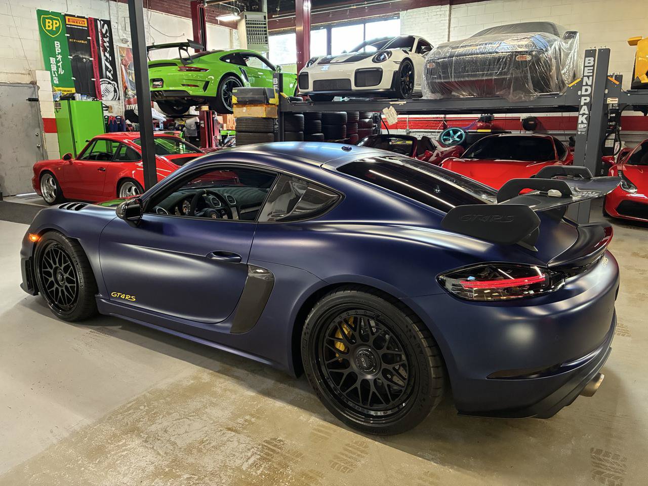 Used 2025 Porsche 718 Cayman GT4 RS RWD image 16