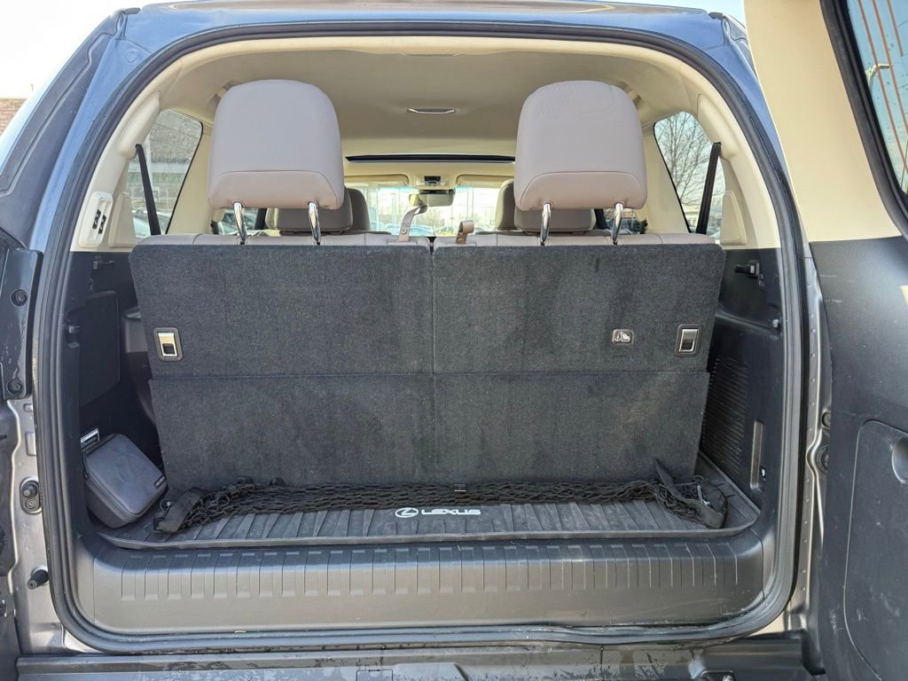 Used 2023 Lexus GX 460 Premium w/ Accessory Package image 19