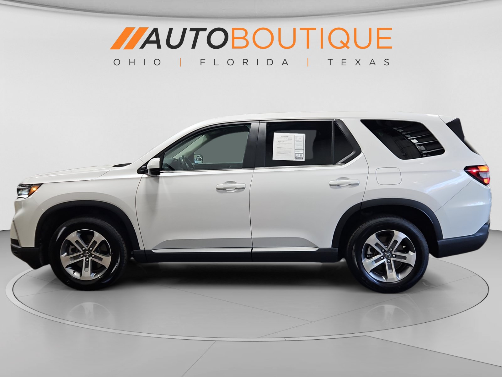 Used 2025 Honda Pilot EX-L image 2